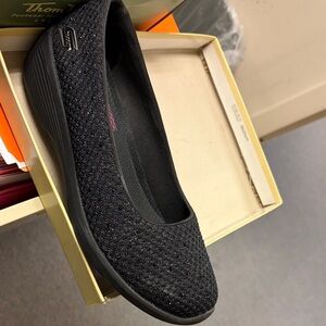 Skechers Women's Black Knit Slip-On Flats